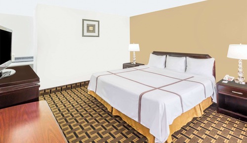 Deluxe Room, 1 King Bed, Smoking