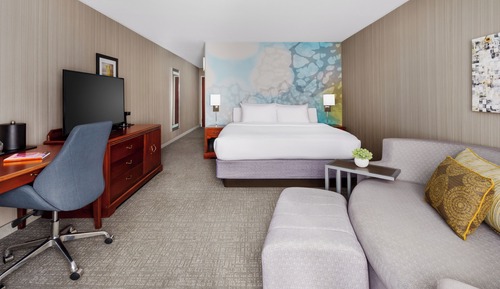 Room, 1 King Bed (Mobility Accessible, Tub)
