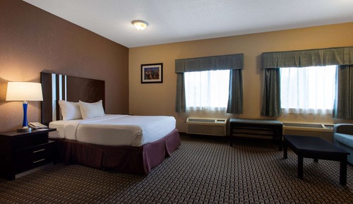 Suite, 1 King Bed, Non Smoking
