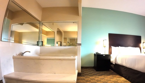 Suite, 1 King Bed, Non Smoking, Hot Tub (Upgrade)