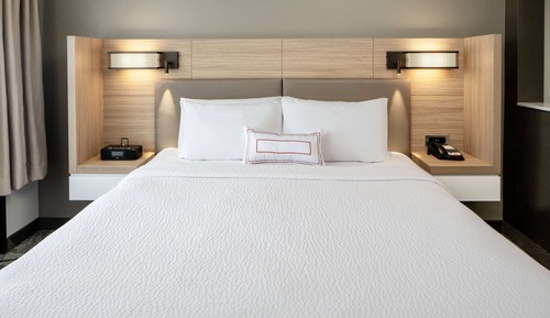 Room, 1 King Bed with Sofa bed, Accessible (Mobility Roll in Shower)