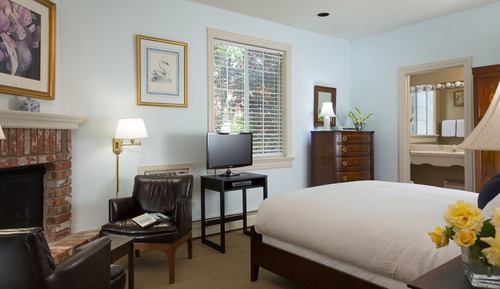 05-Ivory room