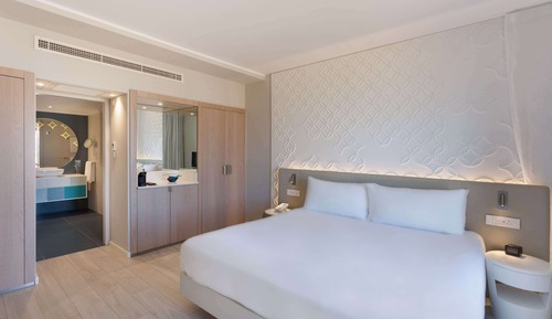 Suite, 1 King Bed, Non Smoking (Mediterranean)