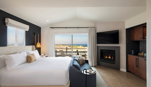 Deluxe Room, 1 King Bed, Accessible