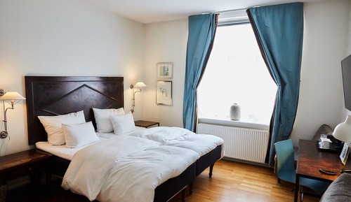 Standard Room (1 Double Bed or 2 Single Bed180x200cm)