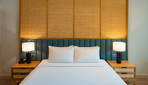 Studio, 1 King Bed (Renovated)
