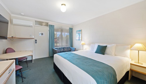 Standard Room, Multiple Beds, Non Smoking