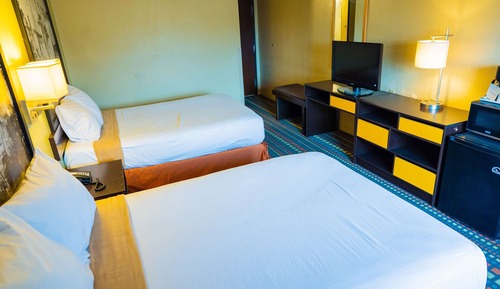 Room, 2 Queen Beds, Microwave