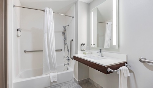 Standard Room, 2 Queen Beds (Mobility, Accessible Tub)