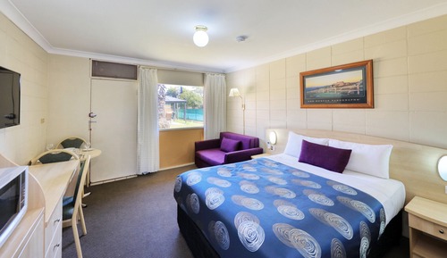 Deluxe Room, 1 Queen Bed with Sofa bed