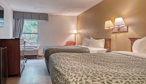 Standard Room, 2 Queen Beds, Non Smoking