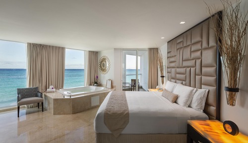 Superior Governor Suite Ocean View - King Size Bed