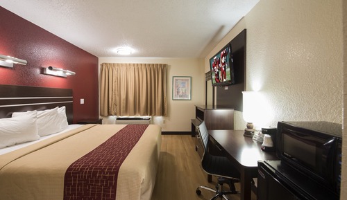 Deluxe Room, 1 King Bed, Smoking, Kitchenette