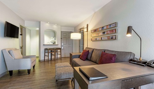 Suite, 1 King Bed, Sofa, Non Smoking