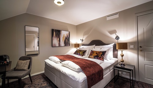 Double Room, Bathtub