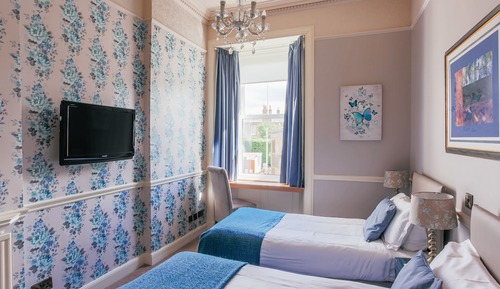 Classic Twin Bedrooms