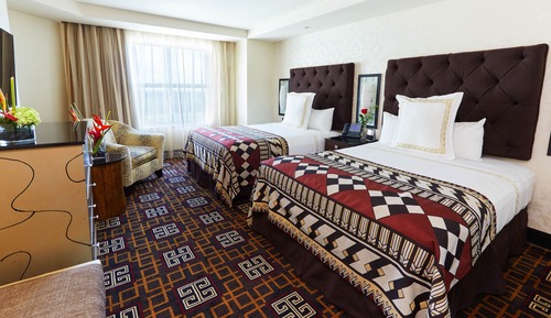 Deluxe Double Queen Suite