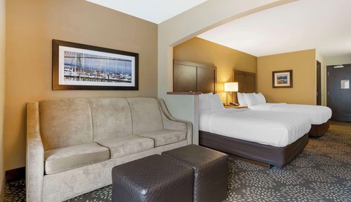 Suite, 2 Queen Beds, Non Smoking (2nd Floor;with Sofabed)