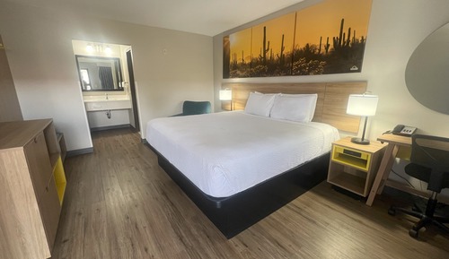 Standard Room, 1 King Bed