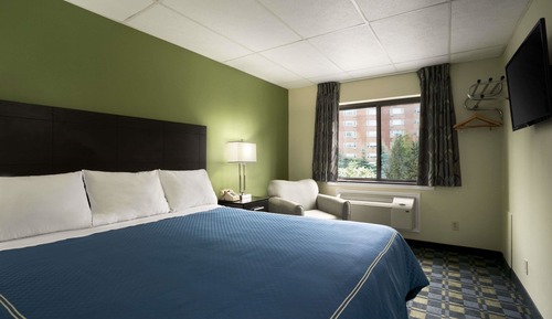 Standard Room, 1 King Bed