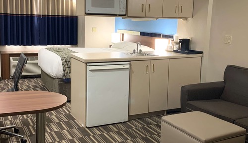 Studio Suite, 1 Queen Bed, Non Smoking