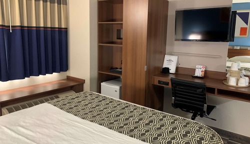 Standard Room, 1 Queen Bed, Accessible