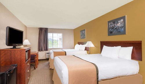 Standard Room, 2 Queen Beds, Non Smoking