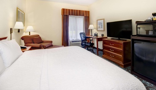 One King Bed, Non-Smoking, Accessible