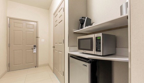 Suite, 2 Queen Beds, Accessible Bathtub (Communications, Mobility)