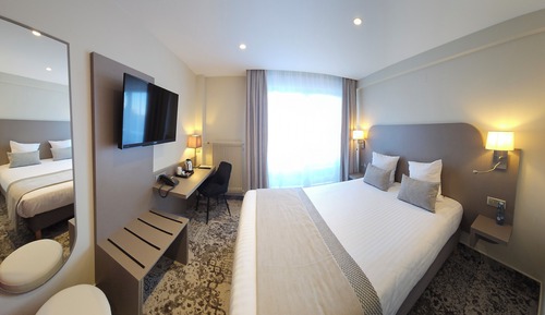 Comfort Room, 1 Queen Bed, Non Smoking, Pool Access