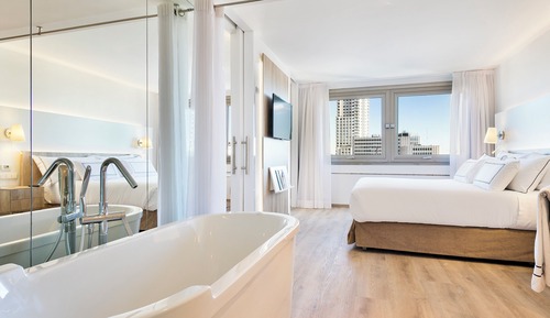 The Level, Junior Suite