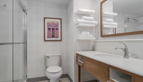 Room, 1 King Bed, Non Smoking (Drinks & Snacks)