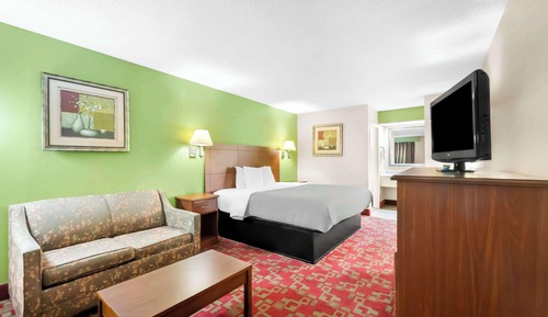 Standard Room, 1 King Bed, Non Smoking