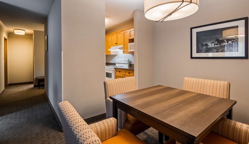 Family Suite, 2 Queen Beds, Non Smoking, Kitchenette (with Sofabed)