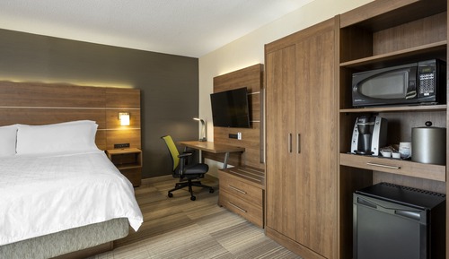 Standard Room, 1 King Bed (Extra Floor Space)