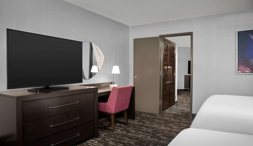 Suite, 2 Double Beds, Accessible, Bathtub
