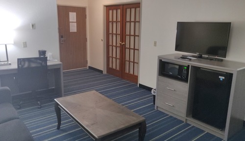 Suite, 1 King Bed, Non Smoking