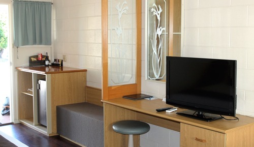 Standard Room (Queen)