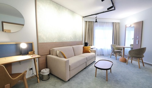 Junior Suite, 1 King Bed with Sofa bed