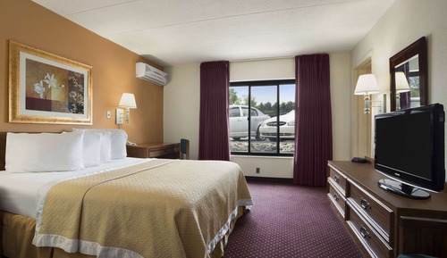 Suite, 1 Queen Bed, Non Smoking