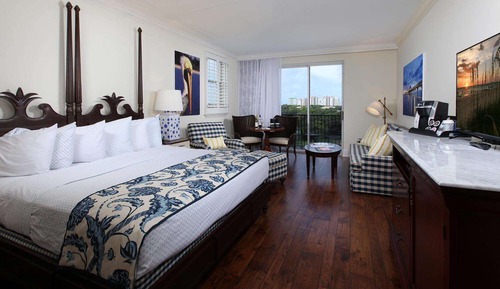 Deluxe Room, 1 King Bed, Lake View