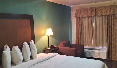 Room One King Bed Accessible Non-Smoking