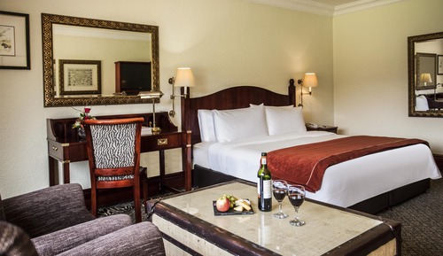 AVANI Club Room