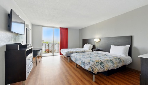 Standard Room, 2 Queen Beds, Non Smoking