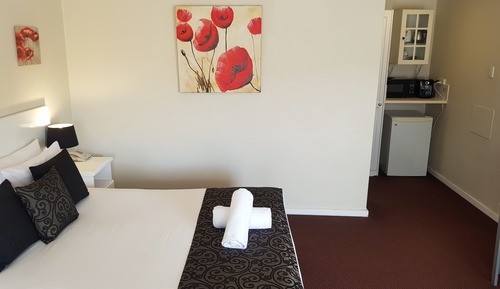 Hillside Queen Room