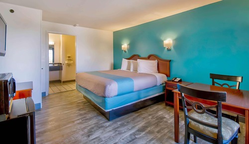 Standard Room, 1 King Bed, Non Smoking