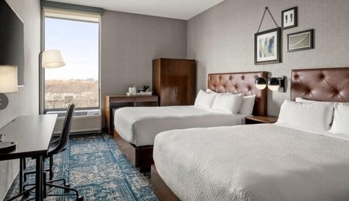 Traditional Room, 2 Queen Beds, Non Smoking