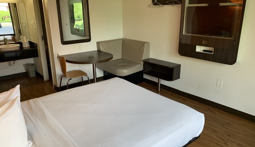 Standard Room, 1 Queen Bed, Non Smoking