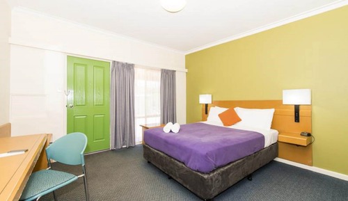 Standard Room, 1 Queen Bed