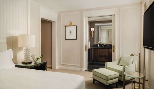 Deluxe Room, 1 King Bed